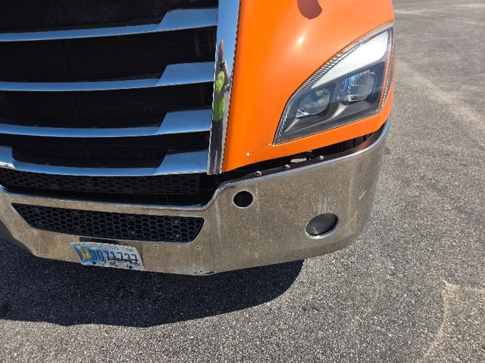 Sleeper Tractor-Heavy Duty Tractors-Freightliner-2021-T12664ST-Mobile-AL-558,715\n\t\tmiles-$ 58,750 - Image 23