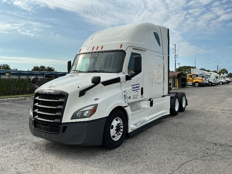 Sleeper Tractor-Heavy Duty Tractors-Freightliner-2021-T12664ST-Mobile-AL-624,619\n\t\tmiles-$ 52,500 - Image 3