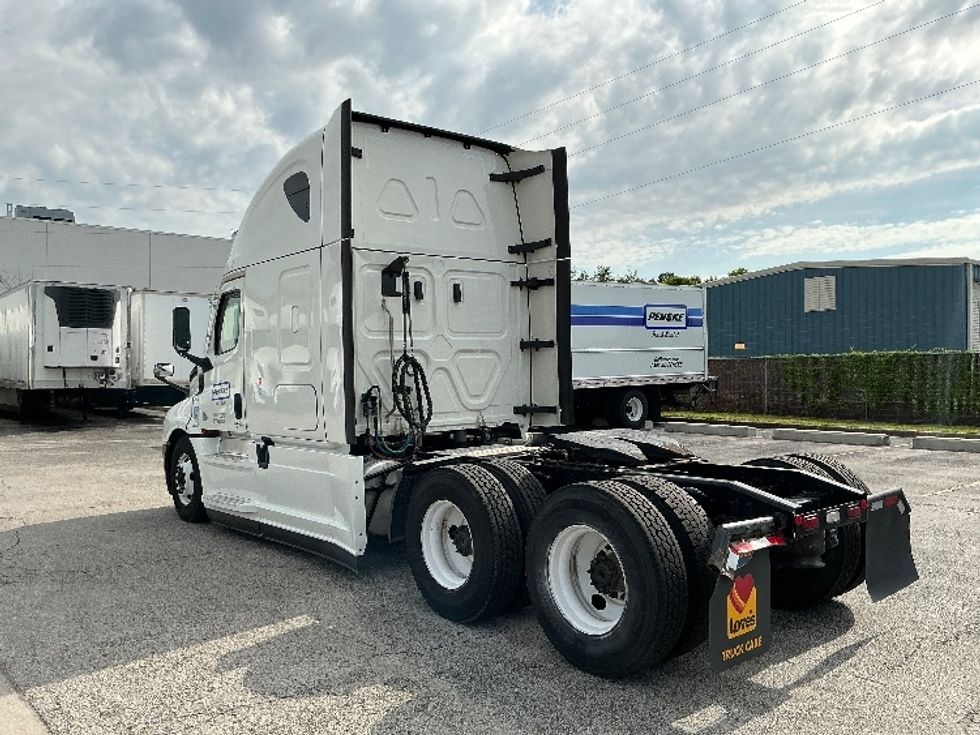 Sleeper Tractor-Heavy Duty Tractors-Freightliner-2021-T12664ST-Mobile-AL-624,619\n\t\tmiles-$ 52,500 - Image 5