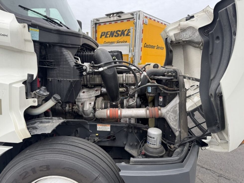 Sleeper Tractor-Heavy Duty Tractors-Freightliner-2021-T12664ST-Monroe-OH-512,765\n\t\tmiles-$ 61,000 - Image 16