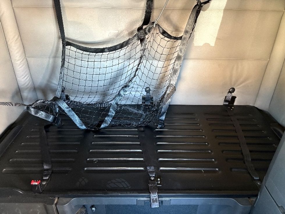 Sleeper Tractor-Heavy Duty Tractors-Freightliner-2021-T12664ST-Montebello-CA-658,781\n\t\tmiles-$ 67,750 - Image 16