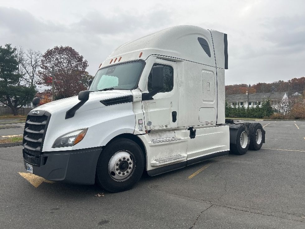 Sleeper Tractor-Heavy Duty Tractors-Freightliner-2021-T12664ST-Montgomery-NY-548,743\n\t\tmiles-$ 58,000 - Image 3