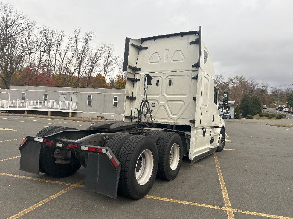 Sleeper Tractor-Heavy Duty Tractors-Freightliner-2021-T12664ST-Montgomery-NY-548,743\n\t\tmiles-$ 58,000 - Image 7