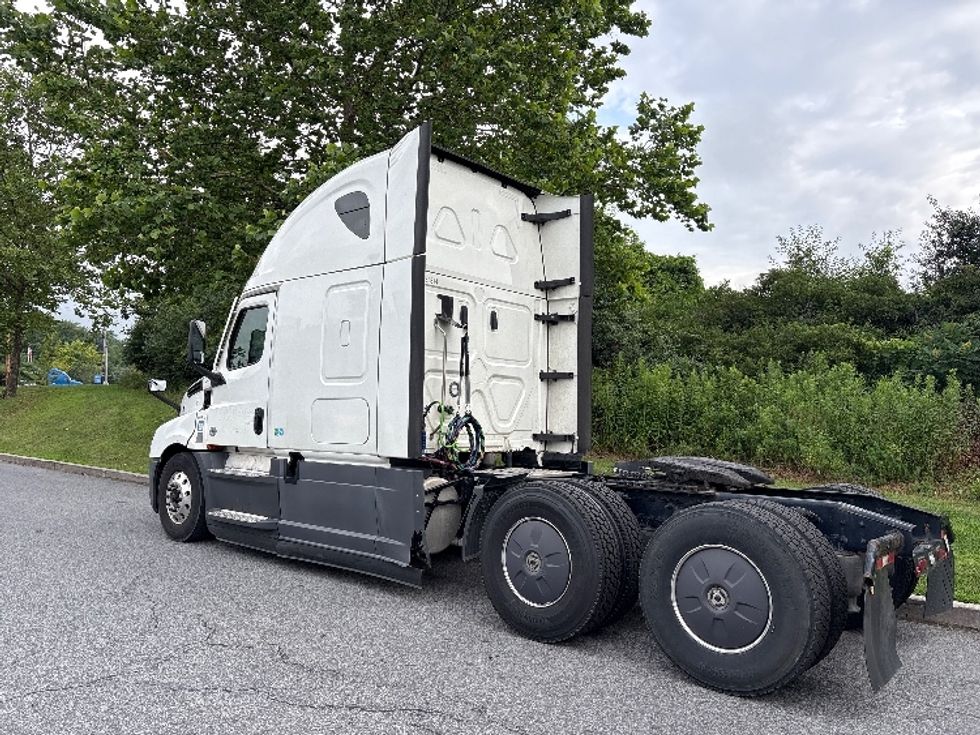 Sleeper Tractor-Heavy Duty Tractors-Freightliner-2021-T12664ST-Montgomery-NY-579,566\n\t\tmiles-$ 59,000 - Image 5