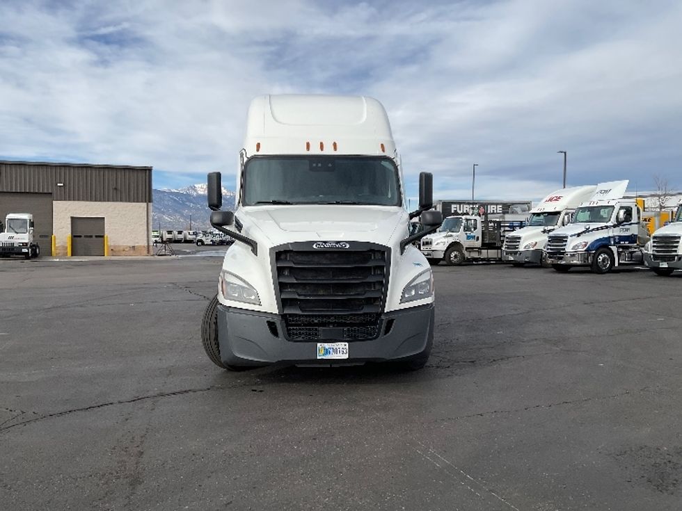 Sleeper Tractor-Heavy Duty Tractors-Freightliner-2021-T12664ST-Montgomery-NY-670,823\n\t\tmiles-$ 47,250 - Image 2