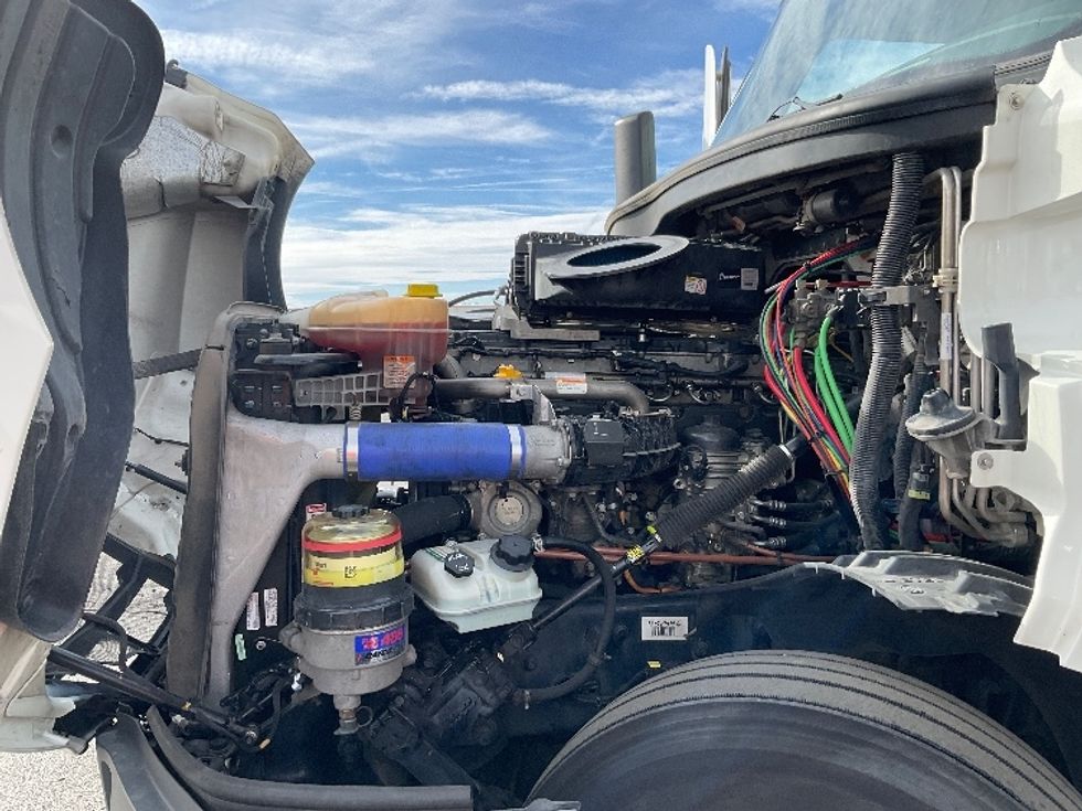 Sleeper Tractor-Heavy Duty Tractors-Freightliner-2021-T12664ST-Montgomery-NY-670,823\n\t\tmiles-$ 47,250 - Image 21