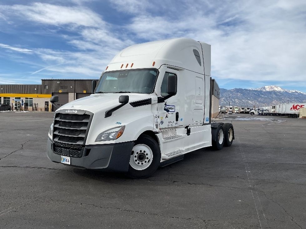 Sleeper Tractor-Heavy Duty Tractors-Freightliner-2021-T12664ST-Montgomery-NY-670,823\n\t\tmiles-$ 47,250 - Image 3