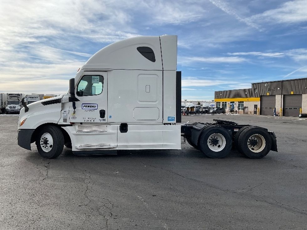 Sleeper Tractor-Heavy Duty Tractors-Freightliner-2021-T12664ST-Montgomery-NY-670,823\n\t\tmiles-$ 47,250 - Image 4