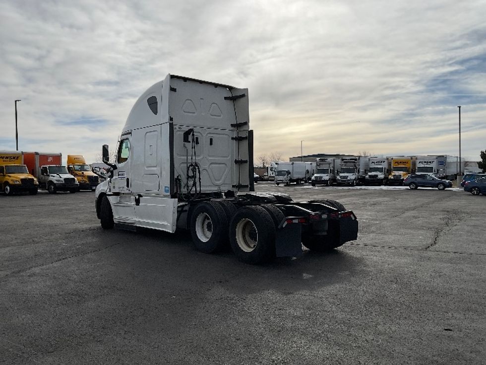Sleeper Tractor-Heavy Duty Tractors-Freightliner-2021-T12664ST-Montgomery-NY-670,823\n\t\tmiles-$ 47,250 - Image 5