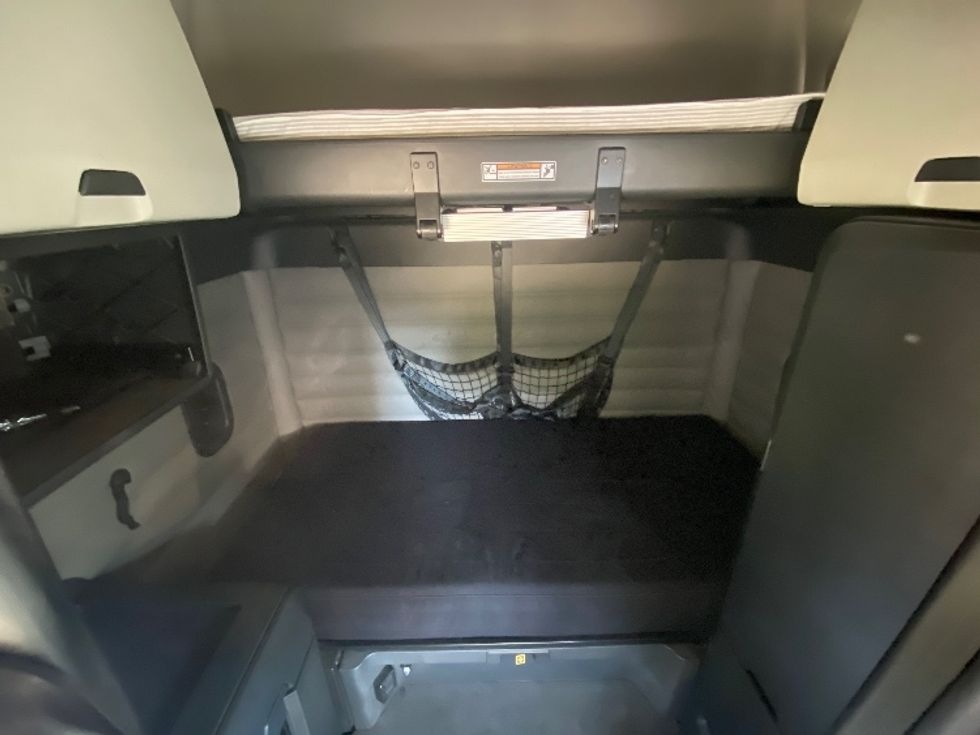 Sleeper Tractor-Heavy Duty Tractors-Freightliner-2021-T12664ST-Morristown-TN-406,663\n\t\tmiles-$ 82,500 - Image 16