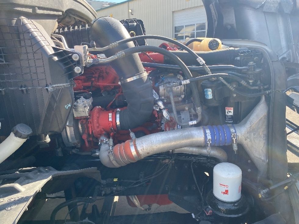 Sleeper Tractor-Heavy Duty Tractors-Freightliner-2021-T12664ST-Morristown-TN-406,663\n\t\tmiles-$ 82,500 - Image 20