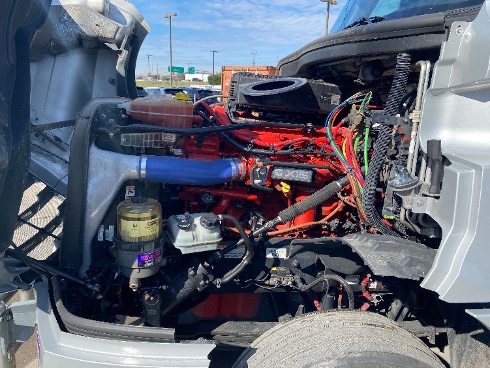 Sleeper Tractor-Heavy Duty Tractors-Freightliner-2021-T12664ST-Morristown-TN-406,663\n\t\tmiles-$ 82,500 - Image 21