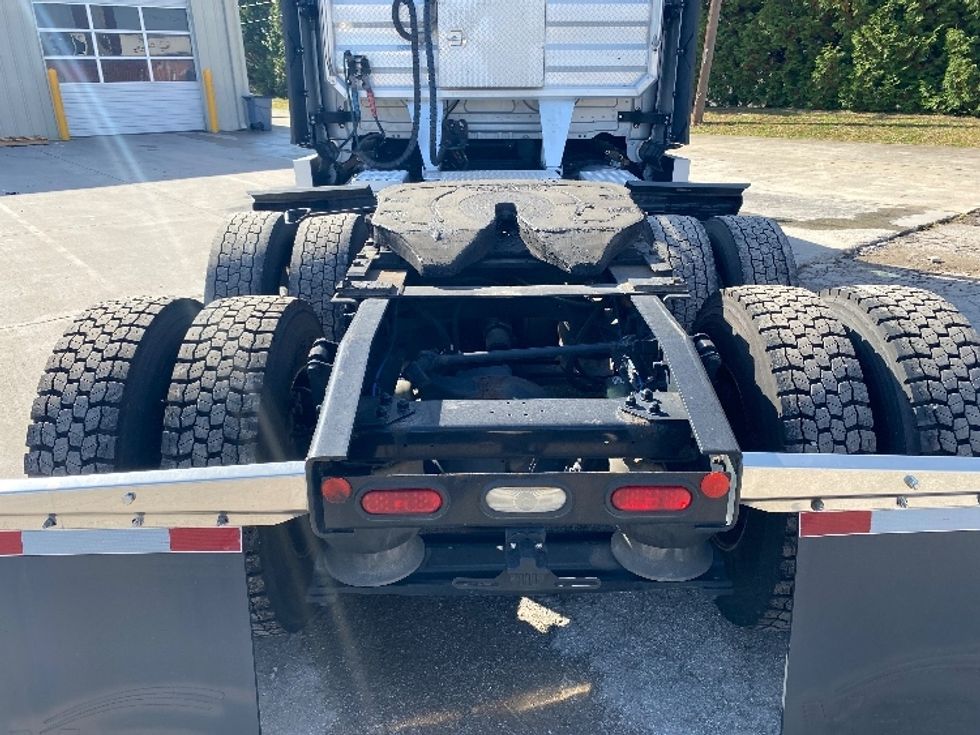 Sleeper Tractor-Heavy Duty Tractors-Freightliner-2021-T12664ST-Morristown-TN-406,663\n\t\tmiles-$ 82,500 - Image 6