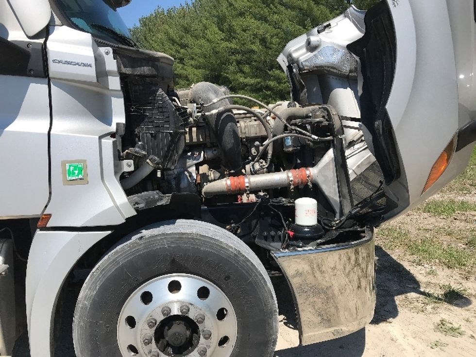 Sleeper Tractor-Heavy Duty Tractors-Freightliner-2021-T12664ST-Morristown-TN-446,193\n\t\tmiles-$ 63,250 - Image 19