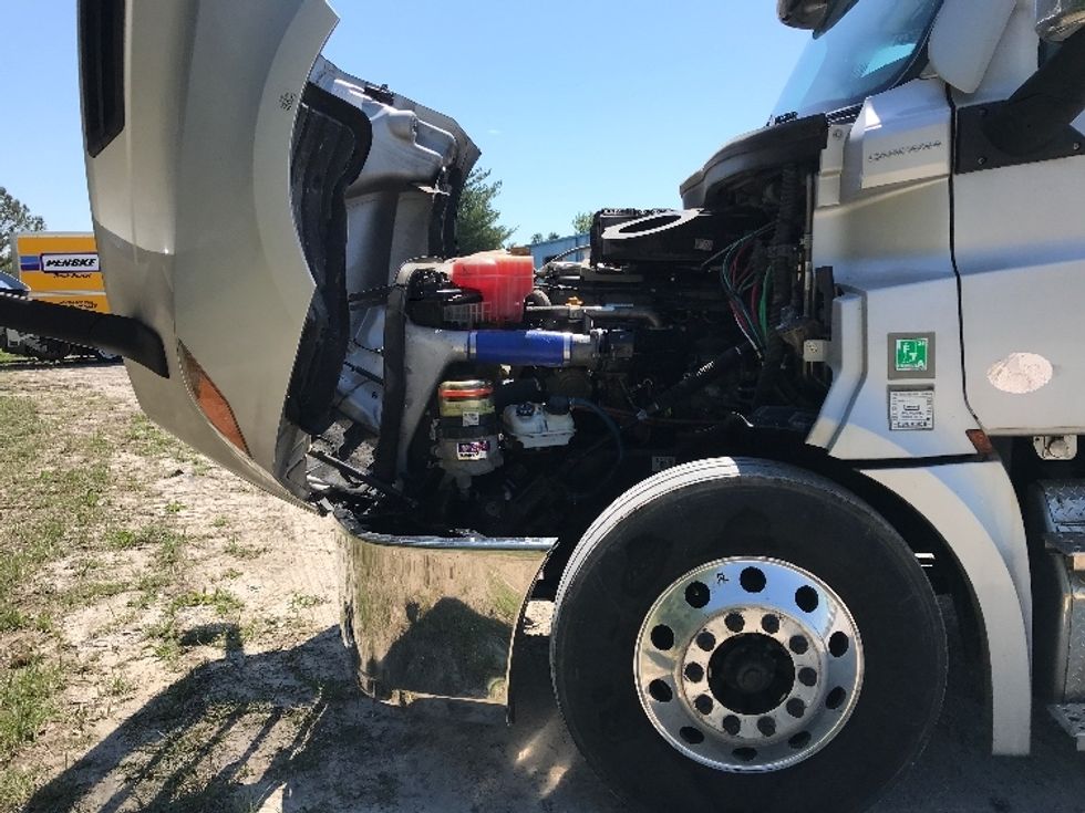 Sleeper Tractor-Heavy Duty Tractors-Freightliner-2021-T12664ST-Morristown-TN-446,193\n\t\tmiles-$ 63,250 - Image 20