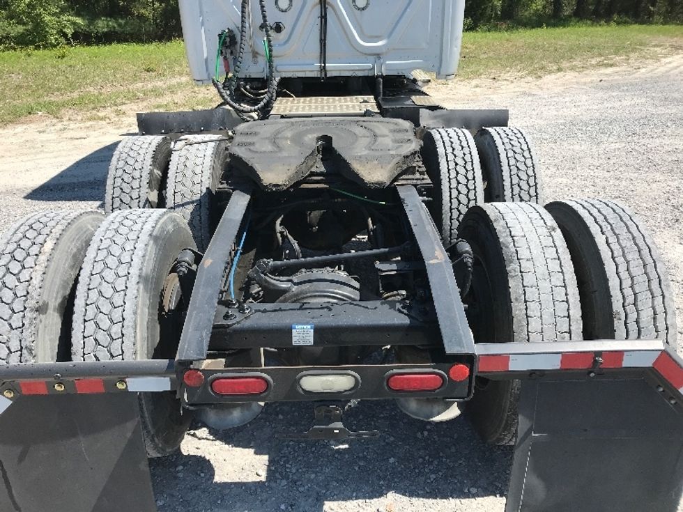 Sleeper Tractor-Heavy Duty Tractors-Freightliner-2021-T12664ST-Morristown-TN-446,193\n\t\tmiles-$ 63,250 - Image 6