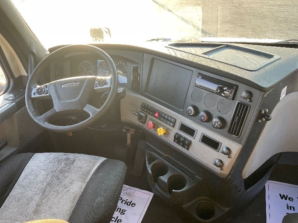 Sleeper Tractor-Heavy Duty Tractors-Freightliner-2021-T12664ST-Mount Pleasant-PA-559,959\n\t\tmiles-$ 52,750 - Image 12