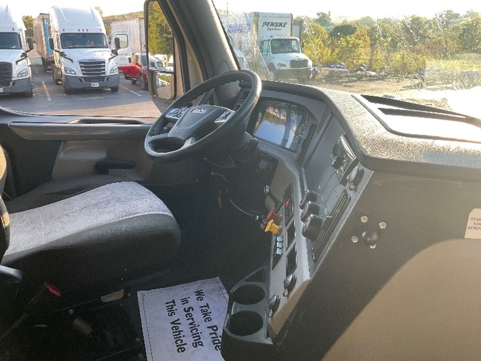 Sleeper Tractor-Heavy Duty Tractors-Freightliner-2021-T12664ST-Mount Pleasant-PA-559,959\n\t\tmiles-$ 52,750 - Image 15