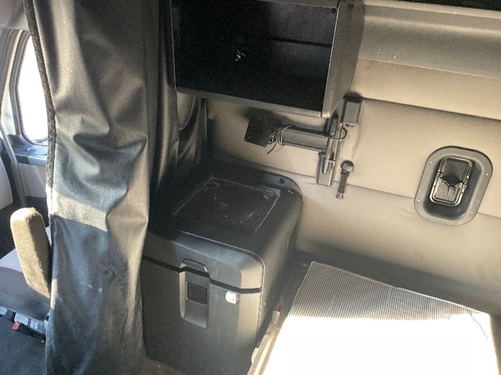 Sleeper Tractor-Heavy Duty Tractors-Freightliner-2021-T12664ST-Mount Pleasant-PA-559,959\n\t\tmiles-$ 52,750 - Image 19