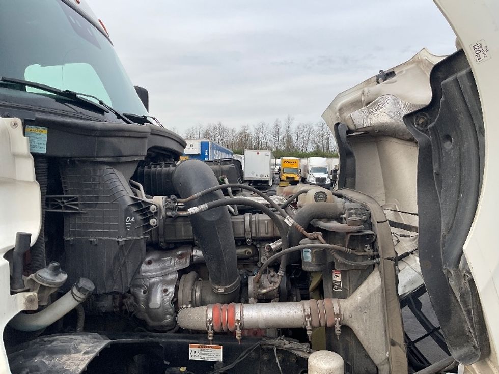 Sleeper Tractor-Heavy Duty Tractors-Freightliner-2021-T12664ST-Mount Pleasant-PA-591,151\n\t\tmiles-$ 56,750 - Image 20