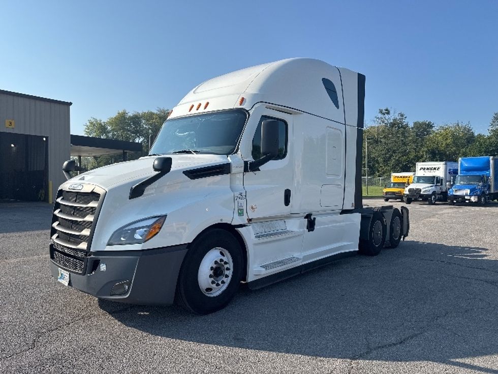 Sleeper Tractor-Heavy Duty Tractors-Freightliner-2021-T12664ST-Nashville (Mount Juliet)-TN-418,319\n\t\tmiles-$ 77,500 - Image 1