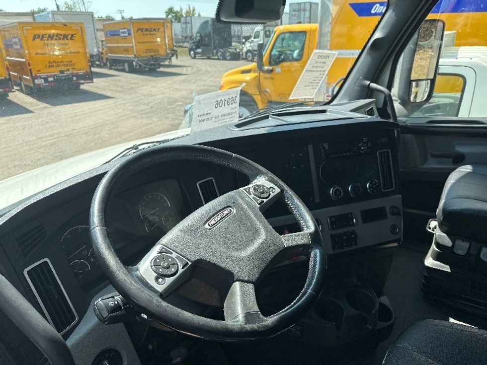 Sleeper Tractor-Heavy Duty Tractors-Freightliner-2021-T12664ST-Nashville (Mount Juliet)-TN-594,936\n\t\tmiles-$ 60,000 - Image 10