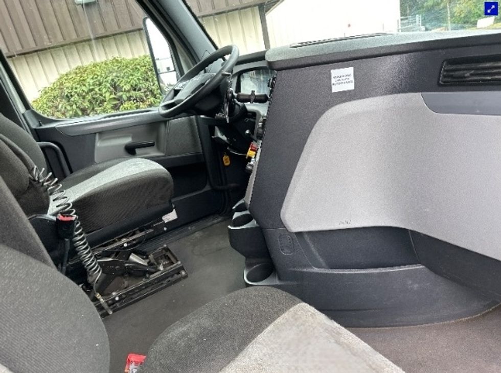 Sleeper Tractor-Heavy Duty Tractors-Freightliner-2021-T12664ST-Nashville-TN-411,243\n\t\tmiles-$ 75,250 - Image 15