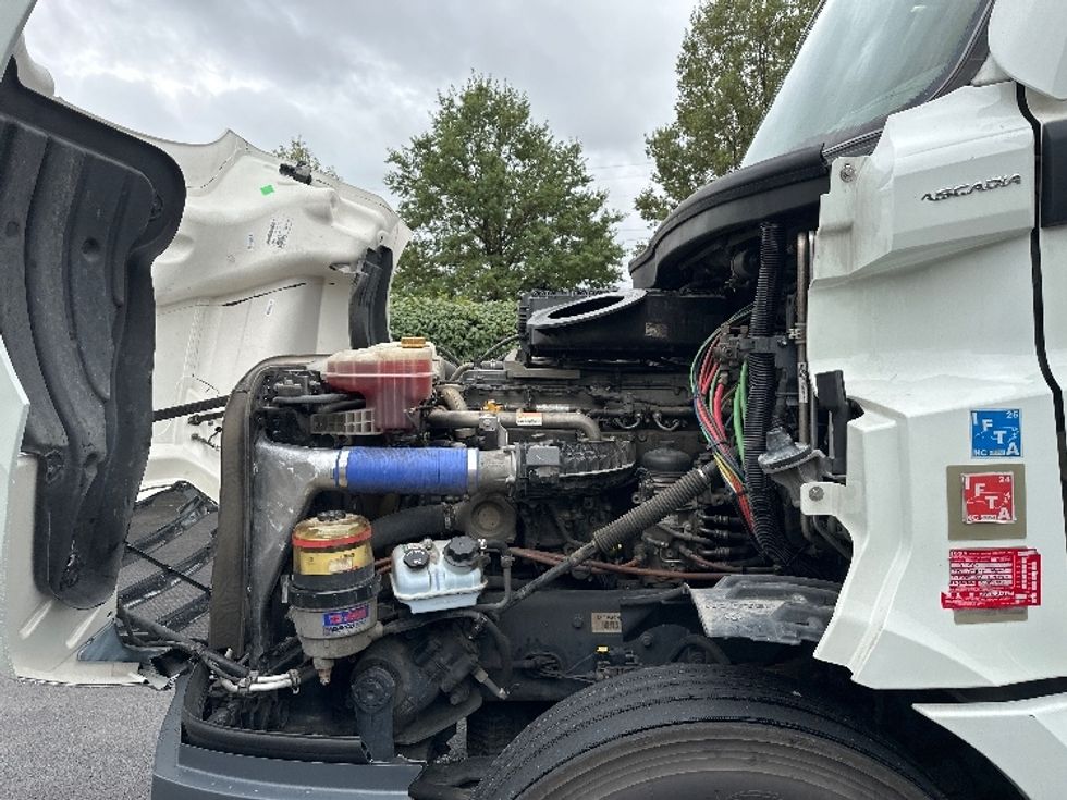 Sleeper Tractor-Heavy Duty Tractors-Freightliner-2021-T12664ST-Nashville-TN-411,243\n\t\tmiles-$ 75,250 - Image 21