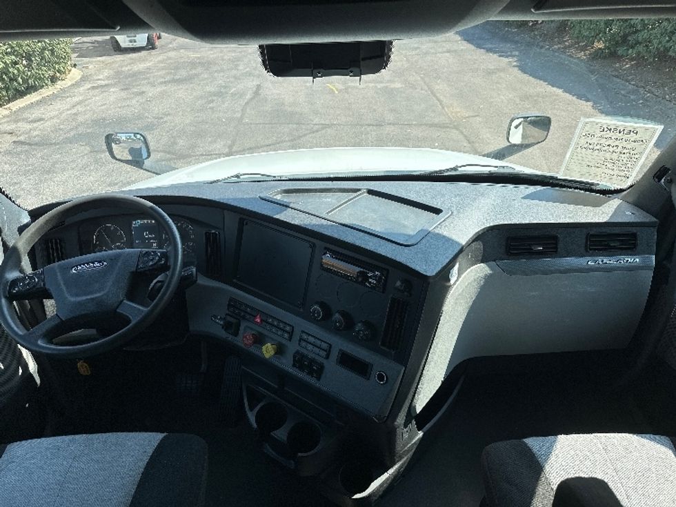 Sleeper Tractor-Heavy Duty Tractors-Freightliner-2021-T12664ST-Nashville-TN-447,009\n\t\tmiles-$ 73,250 - Image 12