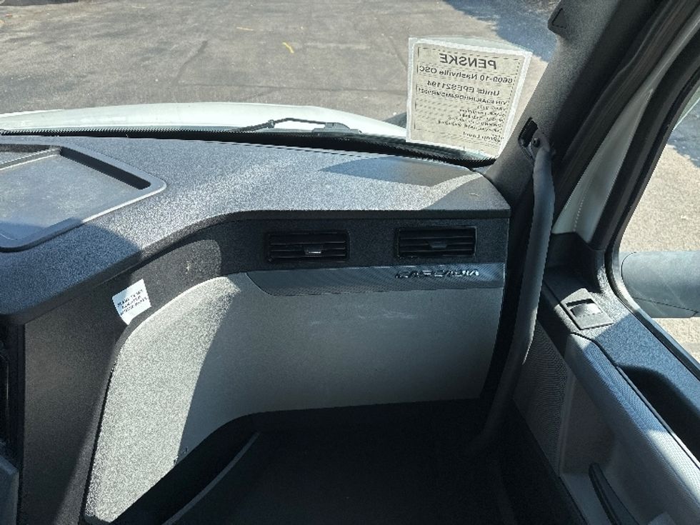 Sleeper Tractor-Heavy Duty Tractors-Freightliner-2021-T12664ST-Nashville-TN-447,009\n\t\tmiles-$ 73,250 - Image 14