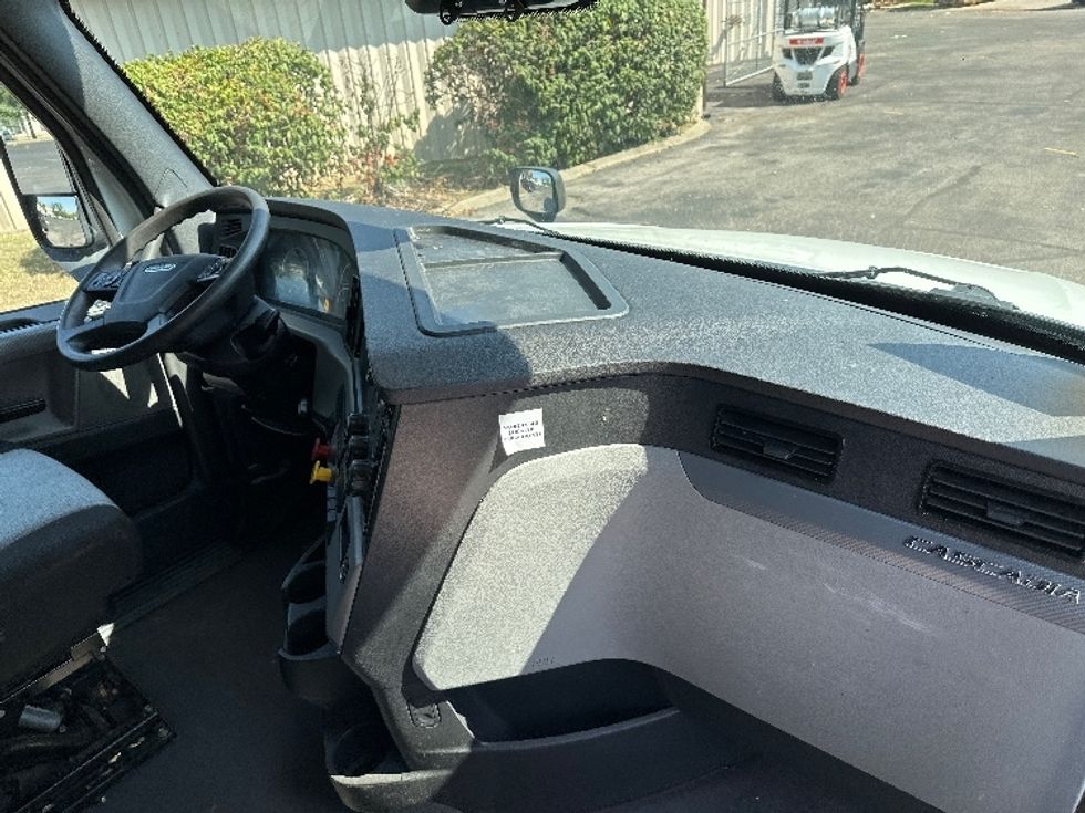 Sleeper Tractor-Heavy Duty Tractors-Freightliner-2021-T12664ST-Nashville-TN-447,009\n\t\tmiles-$ 73,250 - Image 15