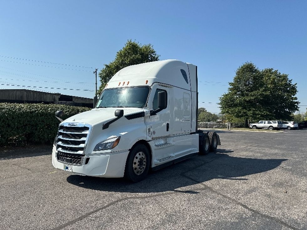 Sleeper Tractor-Heavy Duty Tractors-Freightliner-2021-T12664ST-Nashville-TN-447,009\n\t\tmiles-$ 73,250 - Image 3