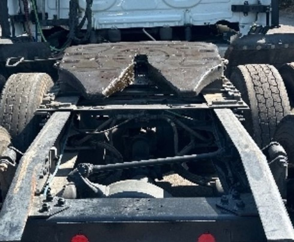 Sleeper Tractor-Heavy Duty Tractors-Freightliner-2021-T12664ST-Nashville-TN-447,009\n\t\tmiles-$ 73,250 - Image 6