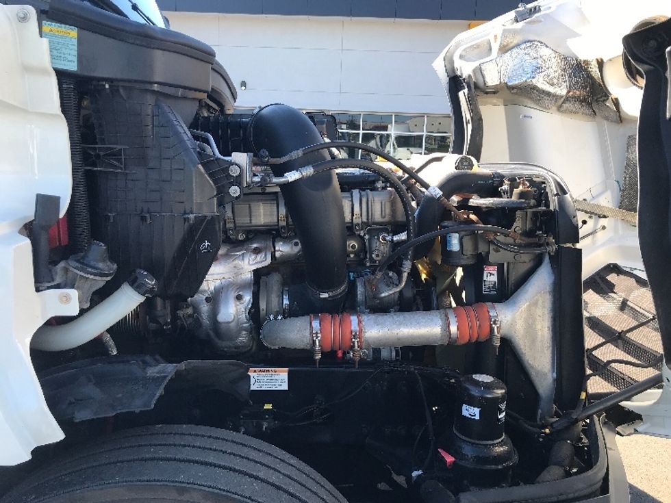 Sleeper Tractor-Heavy Duty Tractors-Freightliner-2021-T12664ST-Nashville-TN-570,035\n\t\tmiles-$ 59,000 - Image 21