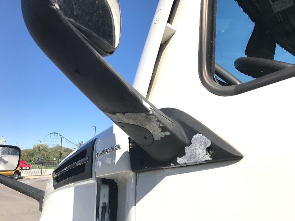 Sleeper Tractor-Heavy Duty Tractors-Freightliner-2021-T12664ST-Nashville-TN-570,035\n\t\tmiles-$ 59,000 - Image 23