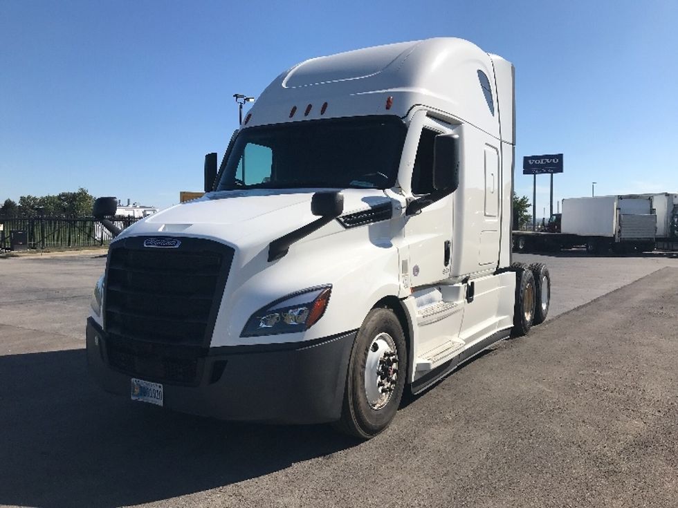 Sleeper Tractor-Heavy Duty Tractors-Freightliner-2021-T12664ST-Nashville-TN-570,035\n\t\tmiles-$ 59,000 - Image 3