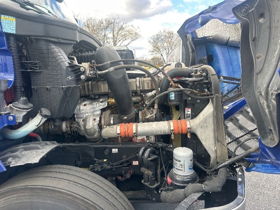 Sleeper Tractor-Heavy Duty Tractors-Freightliner-2021-T12664ST-New Castle-DE-556,029\n\t\tmiles-$ 56,250 - Image 20