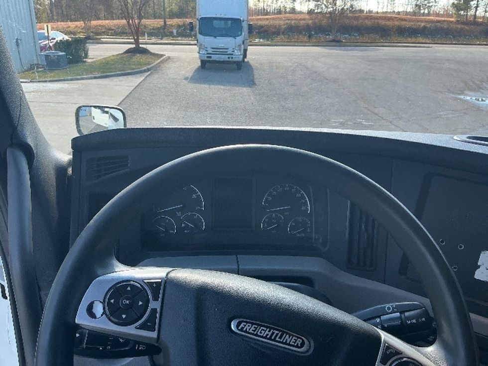 Sleeper Tractor-Heavy Duty Tractors-Freightliner-2021-T12664ST-Newport News-VA-592,336\n\t\tmiles-$ 54,500 - Image 11