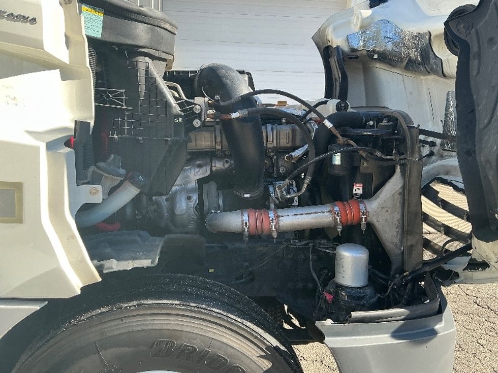 Sleeper Tractor-Heavy Duty Tractors-Freightliner-2021-T12664ST-Newport News-VA-592,336\n\t\tmiles-$ 54,500 - Image 20