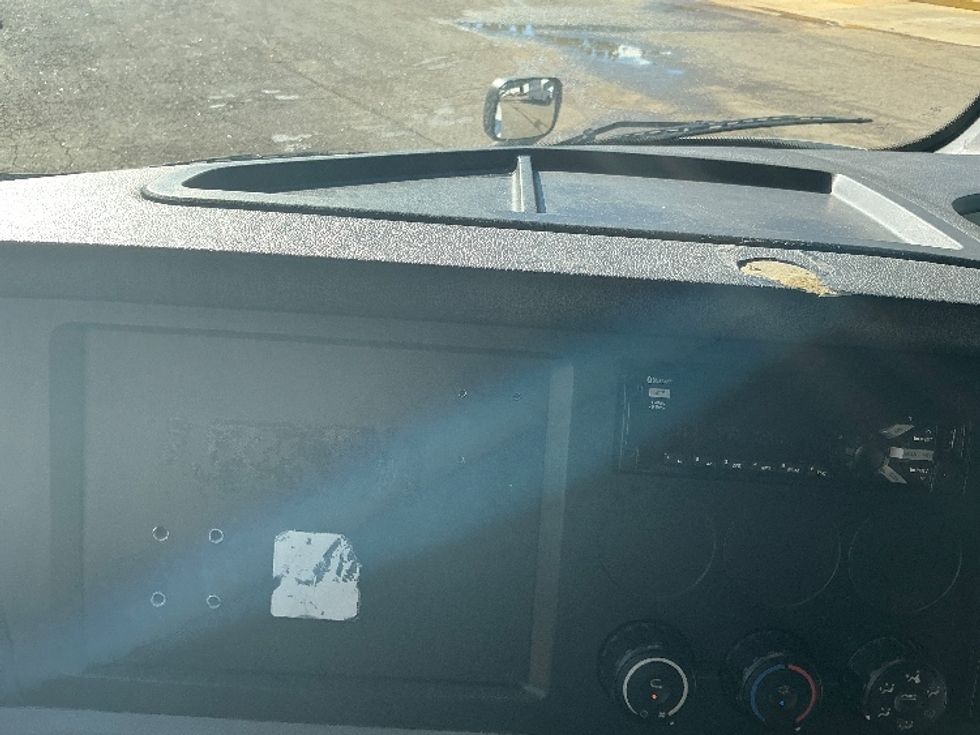 Sleeper Tractor-Heavy Duty Tractors-Freightliner-2021-T12664ST-Newport News-VA-592,336\n\t\tmiles-$ 54,500 - Image 26