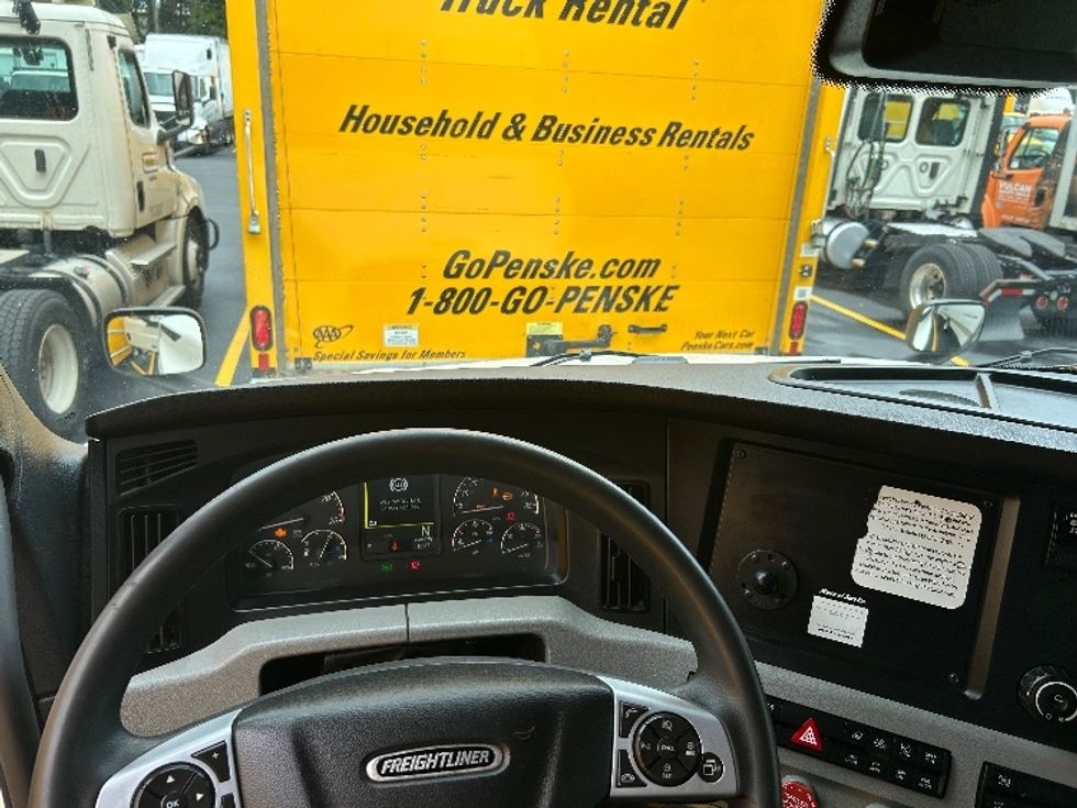 Sleeper Tractor-Heavy Duty Tractors-Freightliner-2021-T12664ST-Norcross-GA-475,368\n\t\tmiles-$ 68,500 - Image 11