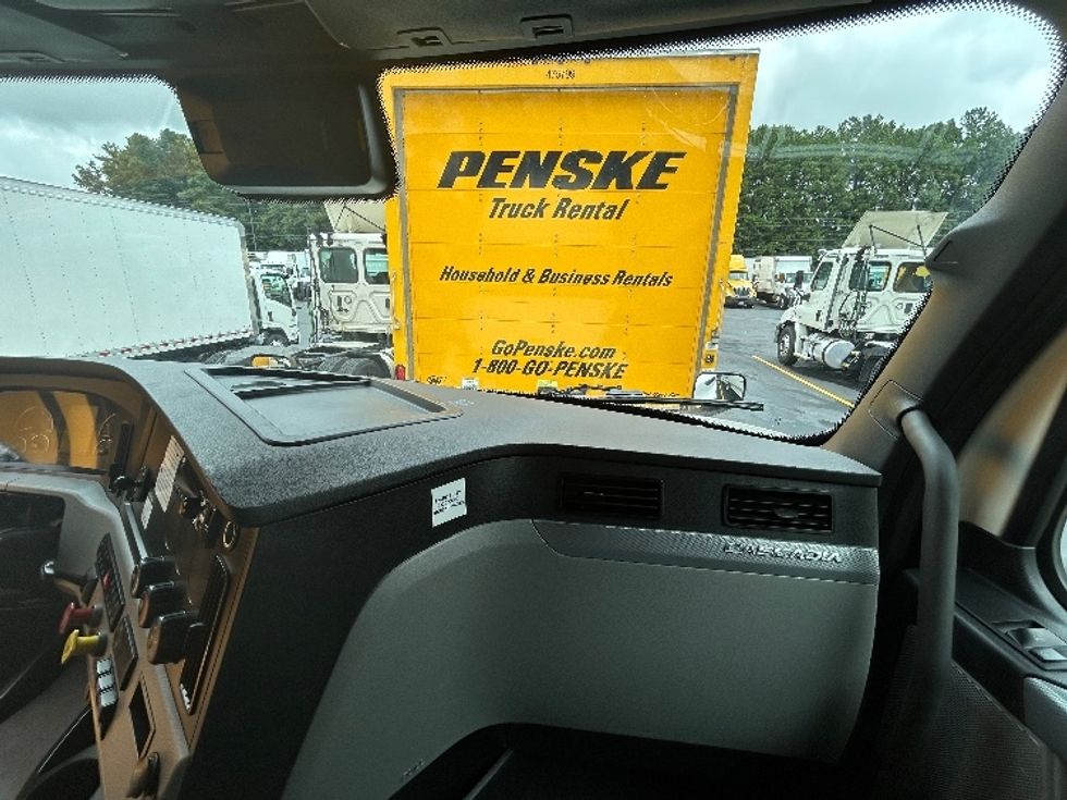 Sleeper Tractor-Heavy Duty Tractors-Freightliner-2021-T12664ST-Norcross-GA-475,368\n\t\tmiles-$ 68,500 - Image 14