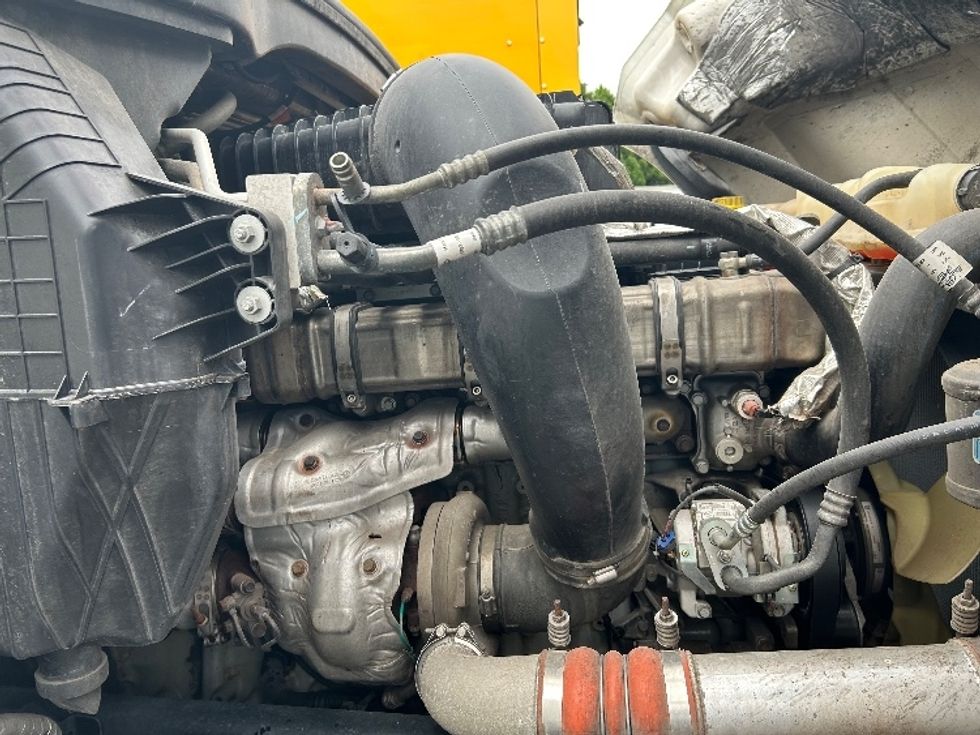 Sleeper Tractor-Heavy Duty Tractors-Freightliner-2021-T12664ST-Norcross-GA-475,368\n\t\tmiles-$ 68,500 - Image 19