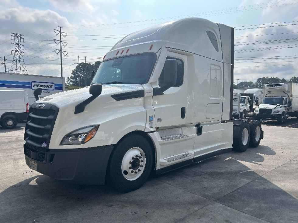 Sleeper Tractor-Heavy Duty Tractors-Freightliner-2021-T12664ST-Norcross-GA-475,368\n\t\tmiles-$ 68,500 - Image 3