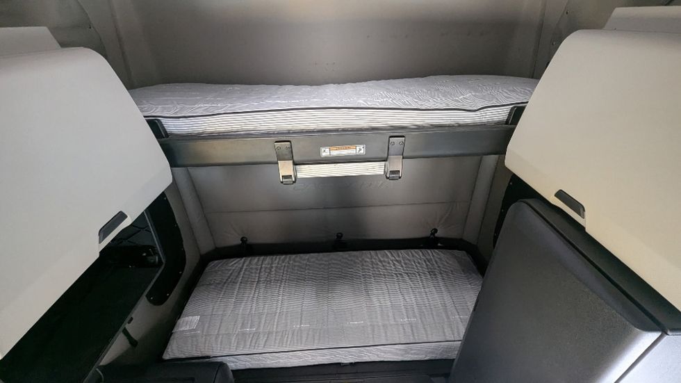 Sleeper Tractor-Heavy Duty Tractors-Freightliner-2021-T12664ST-Norcross-GA-479,164\n\t\tmiles-$ 62,000 - Image 16