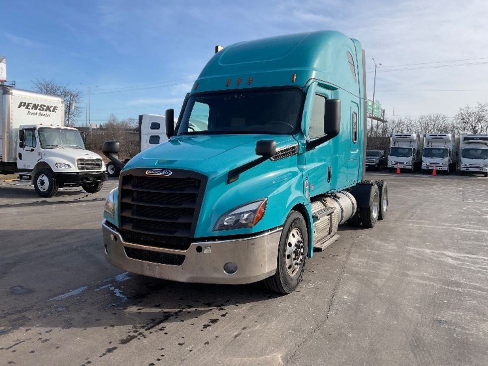Sleeper Tractor-Heavy Duty Tractors-Freightliner-2021-T12664ST-Norcross-GA-479,164\n\t\tmiles-$ 62,000 - Image 3