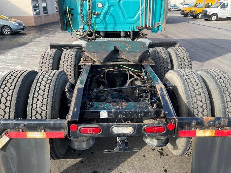 Sleeper Tractor-Heavy Duty Tractors-Freightliner-2021-T12664ST-Norcross-GA-479,164\n\t\tmiles-$ 62,000 - Image 6