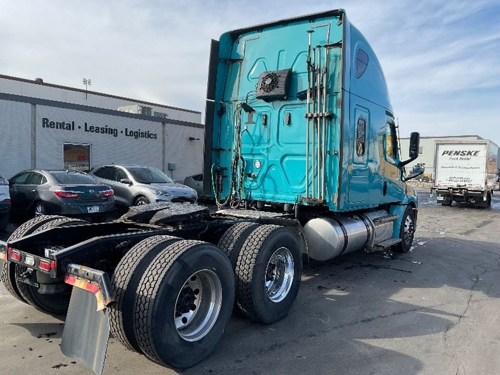 Sleeper Tractor-Heavy Duty Tractors-Freightliner-2021-T12664ST-Norcross-GA-479,164\n\t\tmiles-$ 62,000 - Image 7