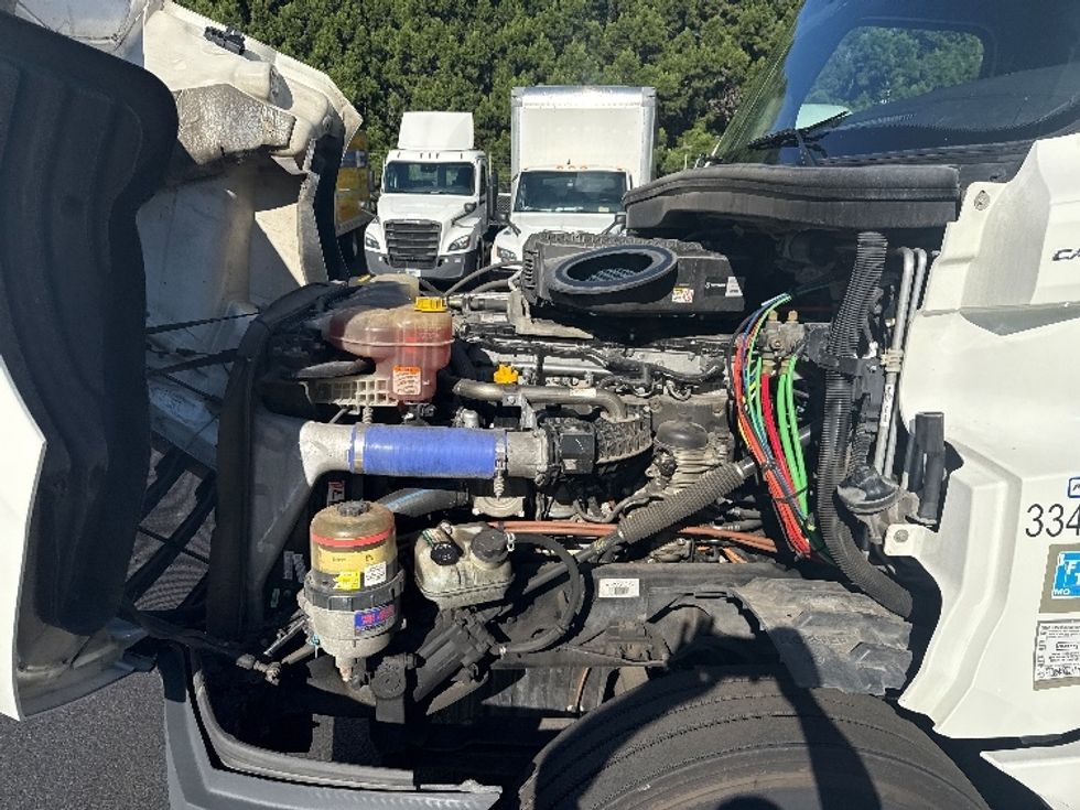 Sleeper Tractor-Heavy Duty Tractors-Freightliner-2021-T12664ST-Norcross-GA-638,810\n\t\tmiles-$ 53,250 - Image 21