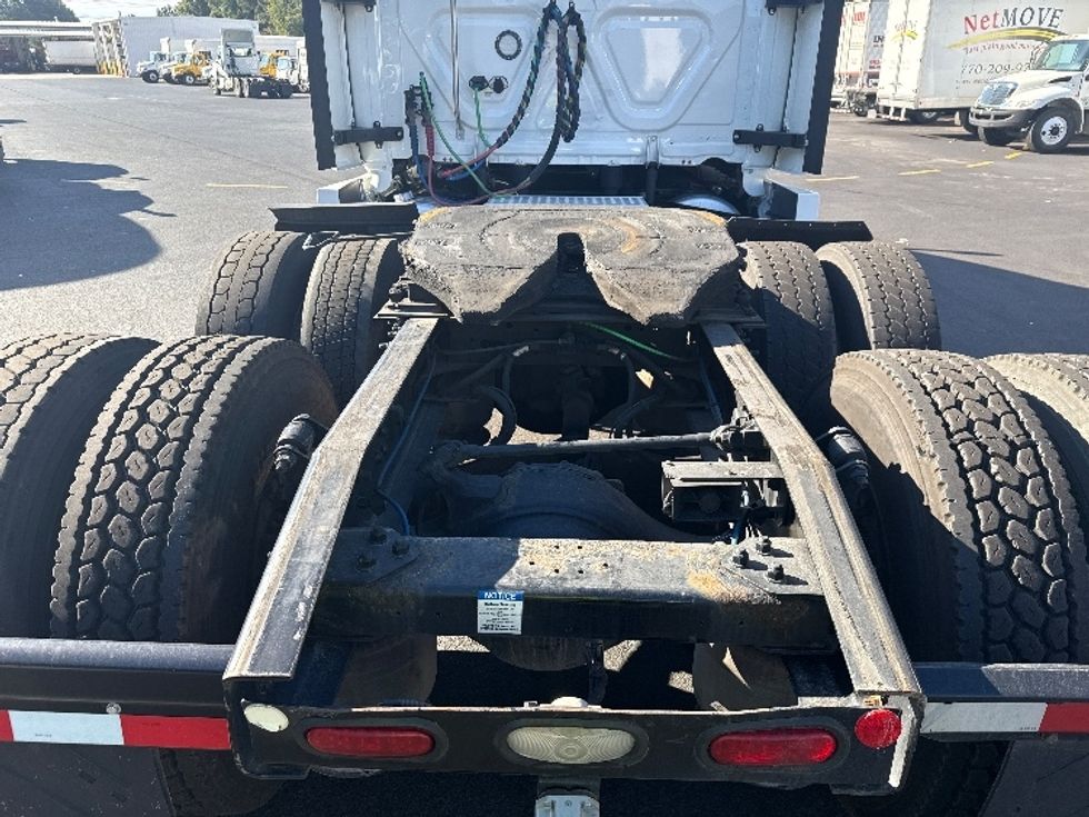 Sleeper Tractor-Heavy Duty Tractors-Freightliner-2021-T12664ST-Norcross-GA-638,810\n\t\tmiles-$ 53,250 - Image 6